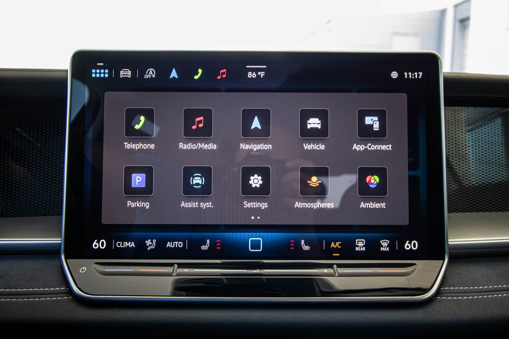 Certified 2025 Volkswagen Tiguan SE image 43