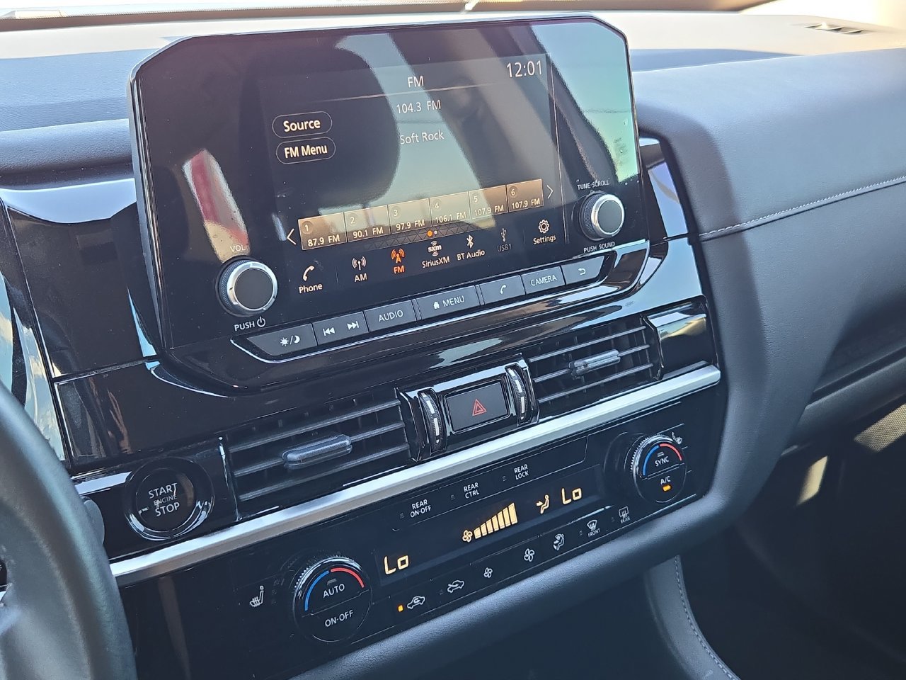 Used 2025 Nissan Pathfinder SV FWD image 20