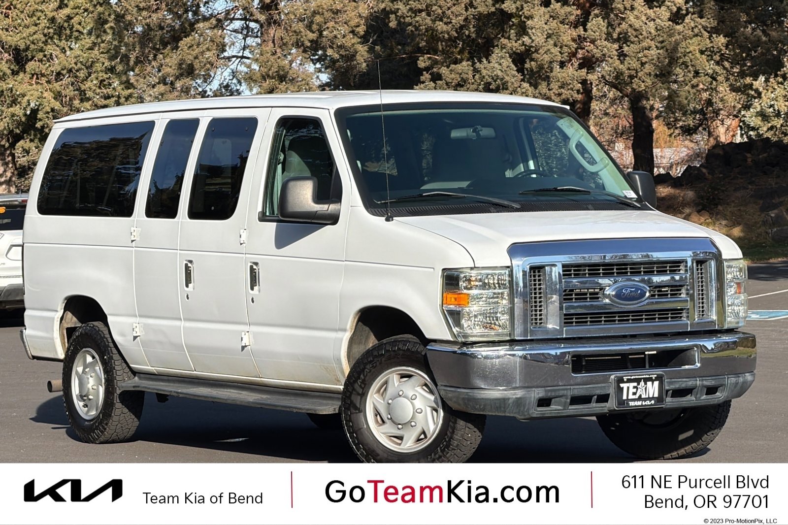 Used 2011 Ford E-350 and Econoline 350 XLT