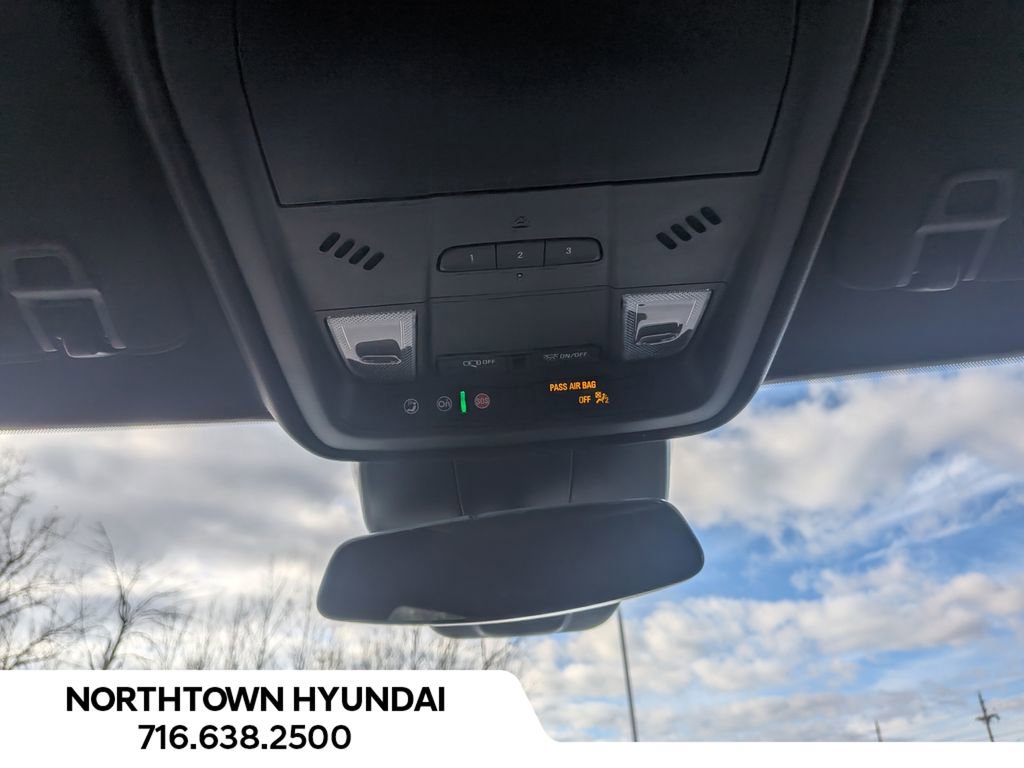 Used 2025 Cadillac XT4 Premium Luxury image 26