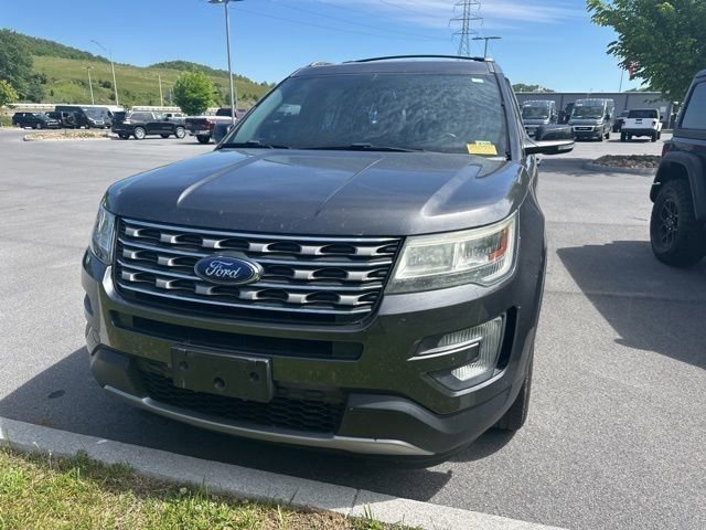 Used 2017 Ford Explorer XLT AWD/4WD image 28