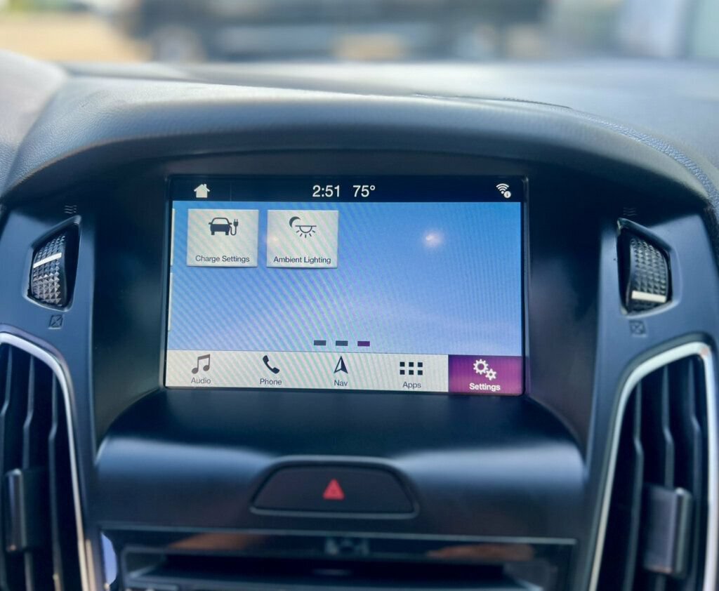 Used 2018 Ford Focus Electric Hatchback FWD image 24