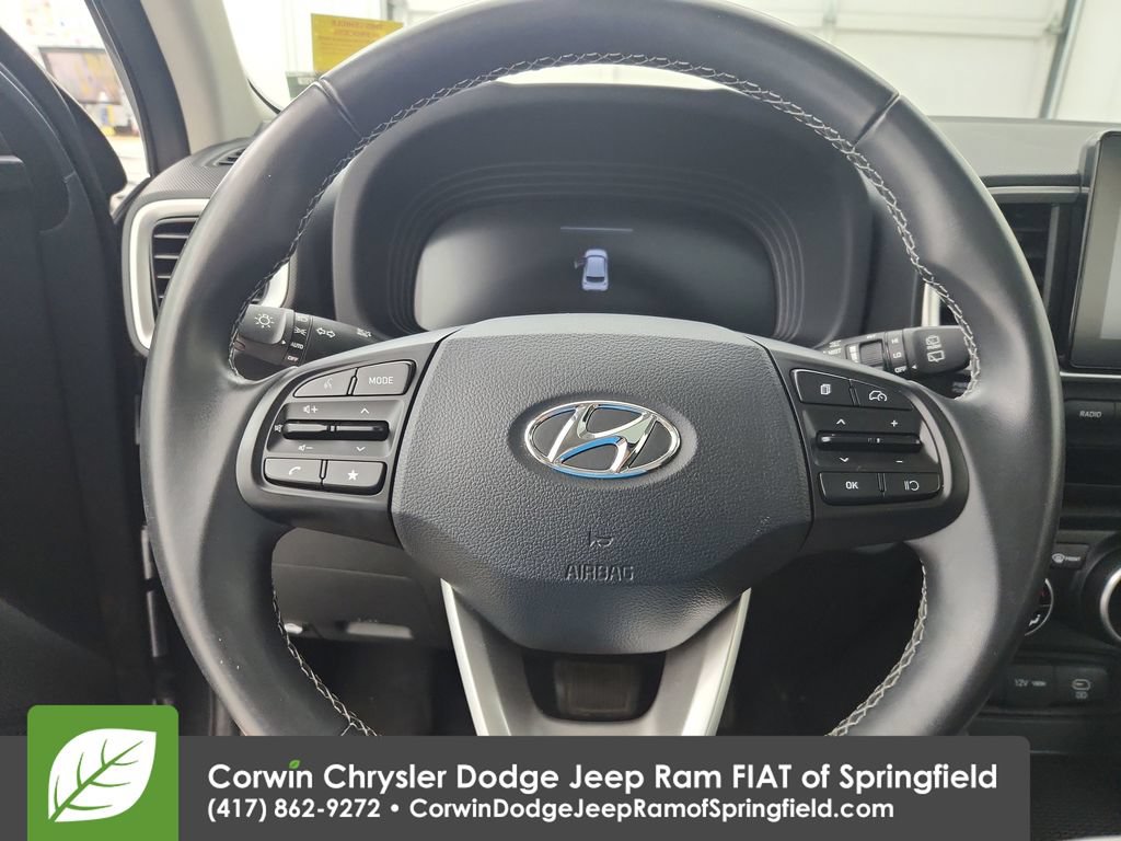Used 2025 Hyundai Venue SEL FWD image 22