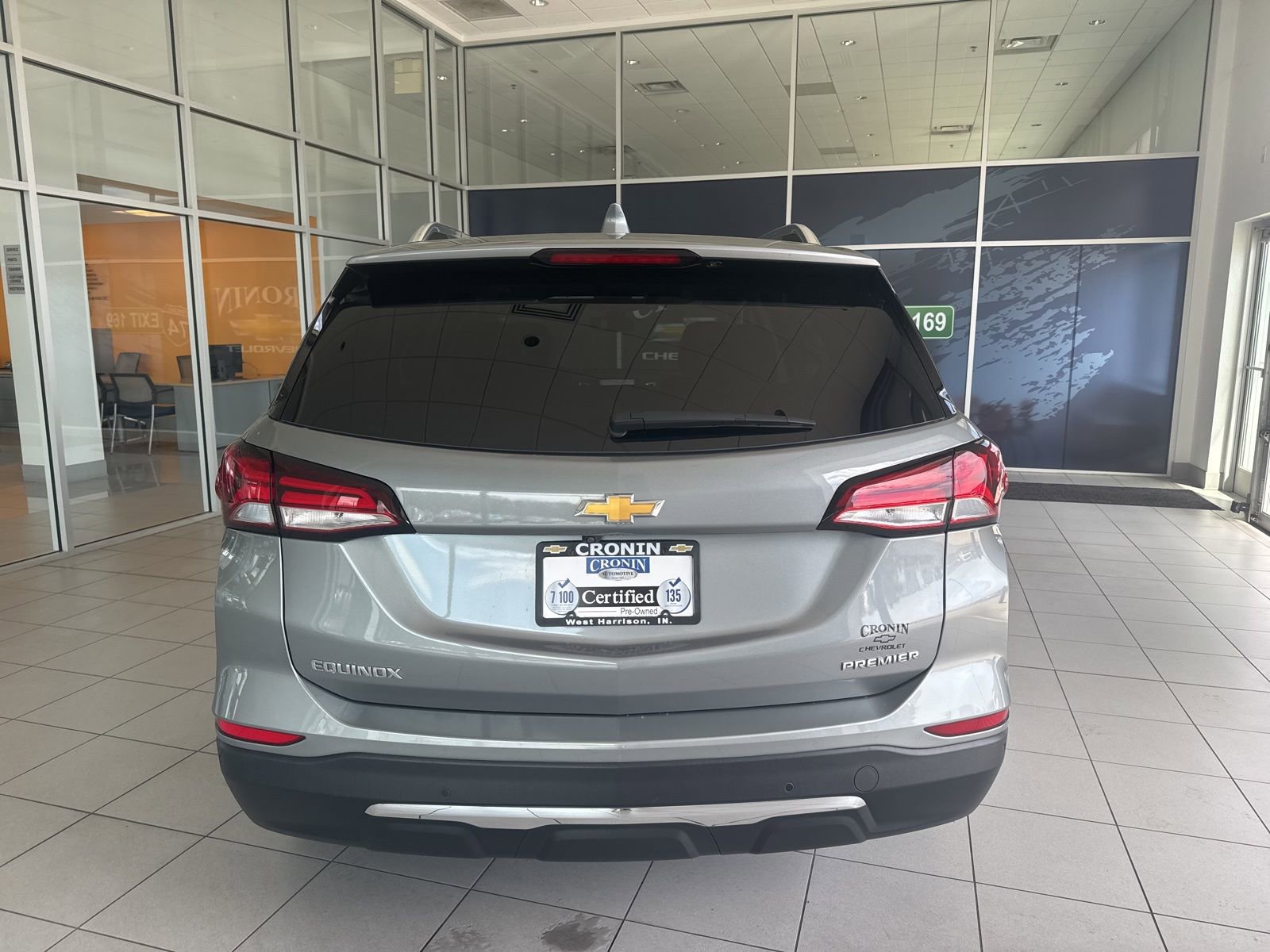 Used 2023 Chevrolet Equinox Premier image 8