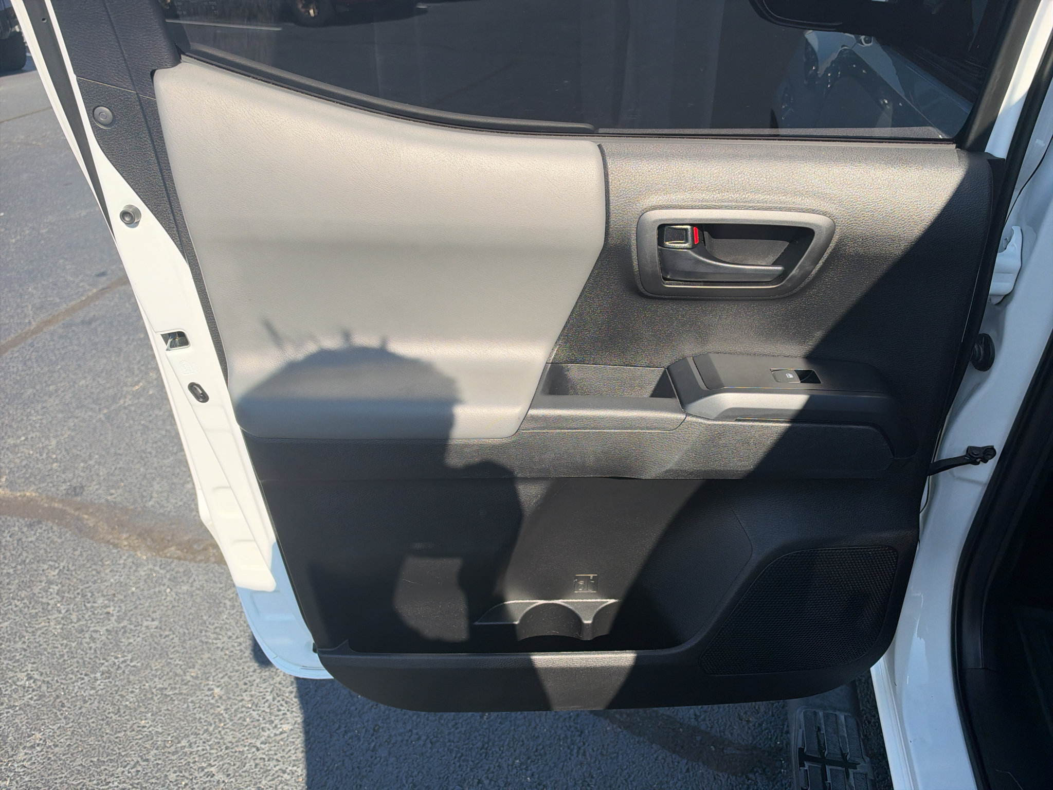 Used 2021 Toyota Tacoma SR w/ SR Convenience Package RWD image 12