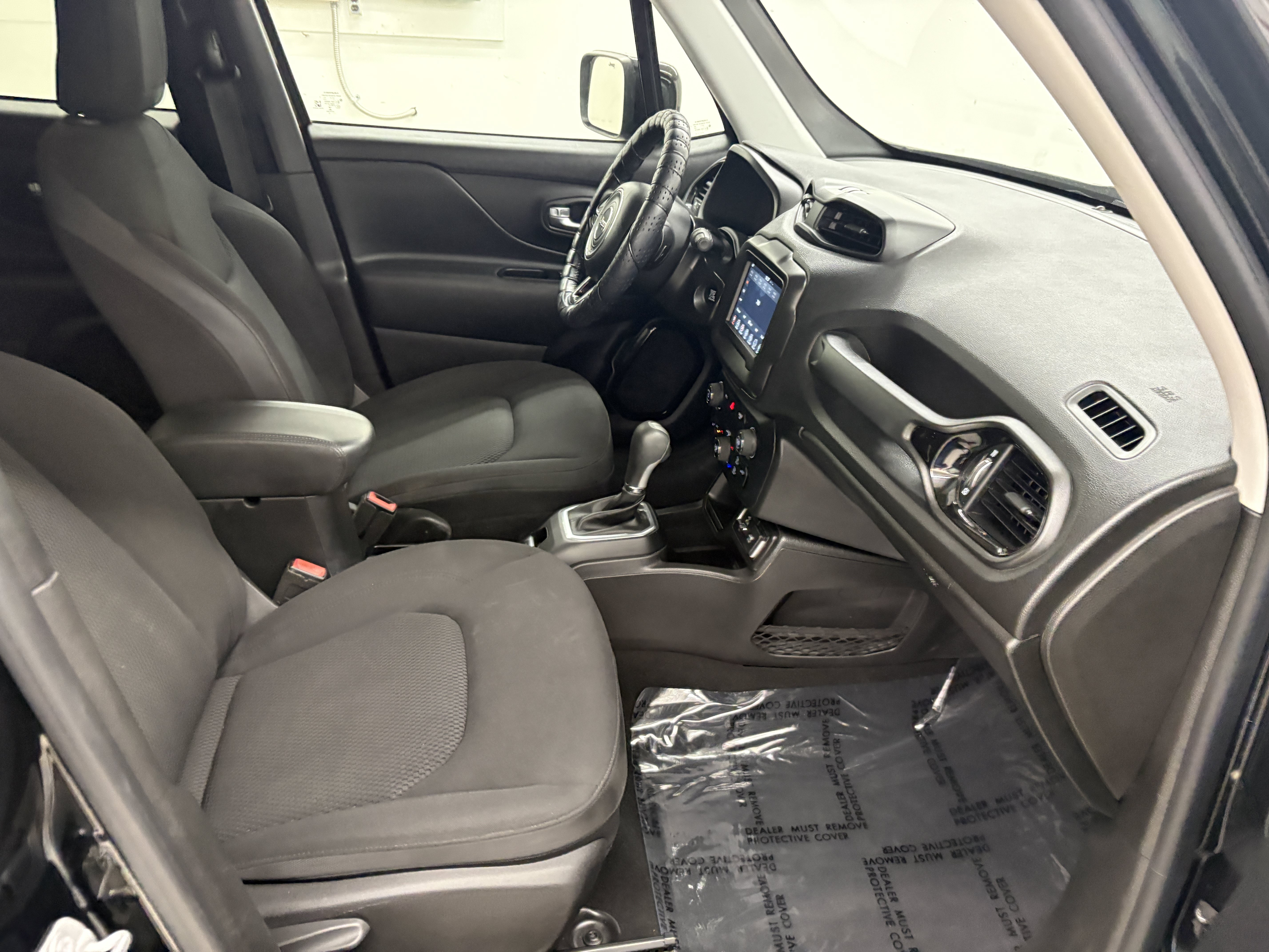 Used 2019 Jeep Renegade Altitude w/ Quick Order Package 2XM FWD image 19