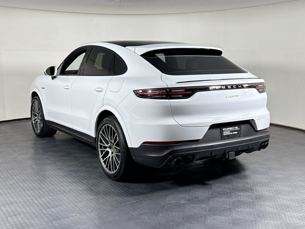 Certified 2023 Porsche Cayenne Platinum Edition AWD/4WD image 3