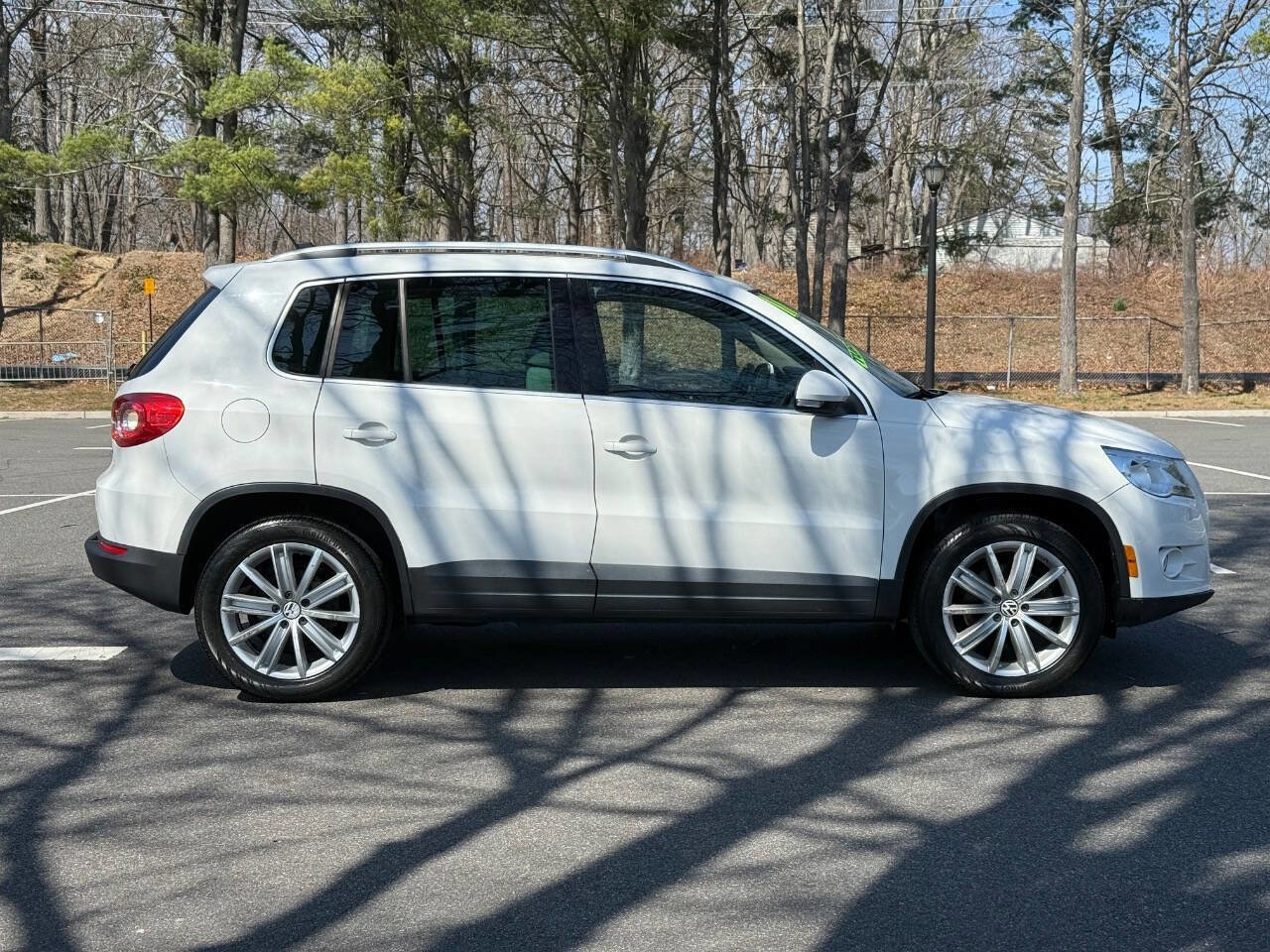 Used 2011 Volkswagen Tiguan S AWD/4WD image 4
