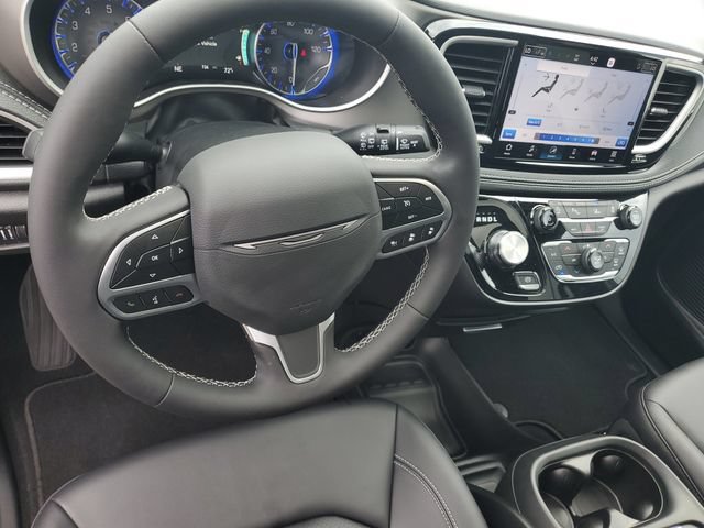 New 2027 Chrysler Pacifica Select AWD/4WD image 19