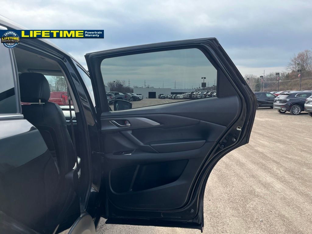 Used 2018 MAZDA CX-9 Touring image 33