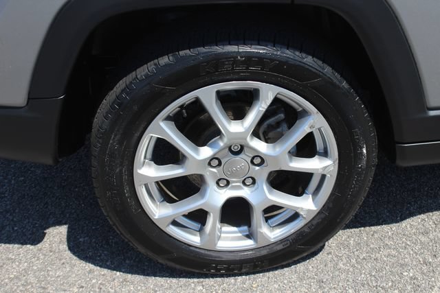 Used 2023 Jeep Compass Latitude AWD/4WD image 36
