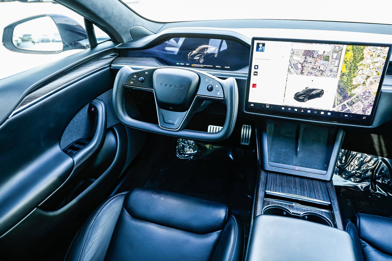 Used 2021 Tesla Model S Plaid image 14