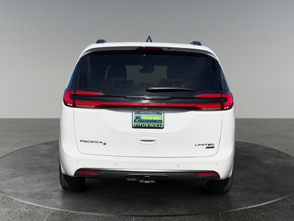 Used 2024 Chrysler Pacifica Limited w/ Uconnect Theater Family Group AWD/4WD image 8