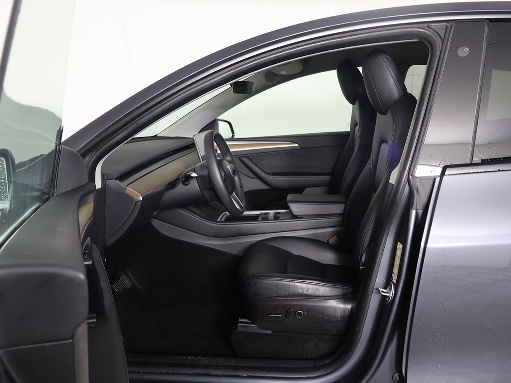 Used 2023 Tesla Model Y Long Range image 29