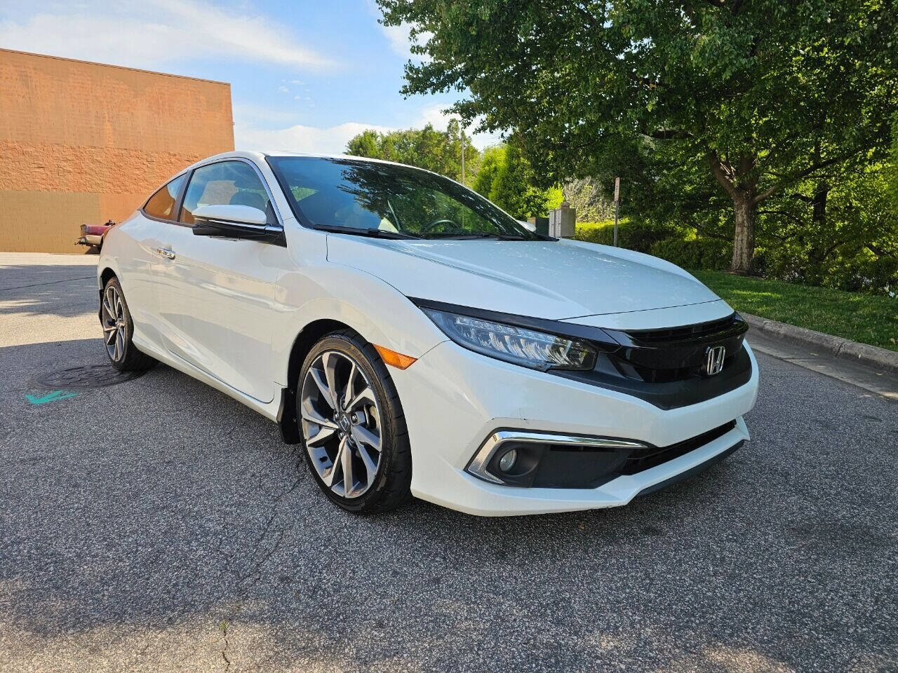 Used 2019 Honda Civic Touring image 7