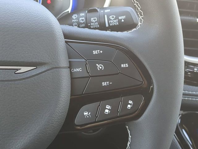 New 2027 Chrysler Pacifica Limited FWD image 34