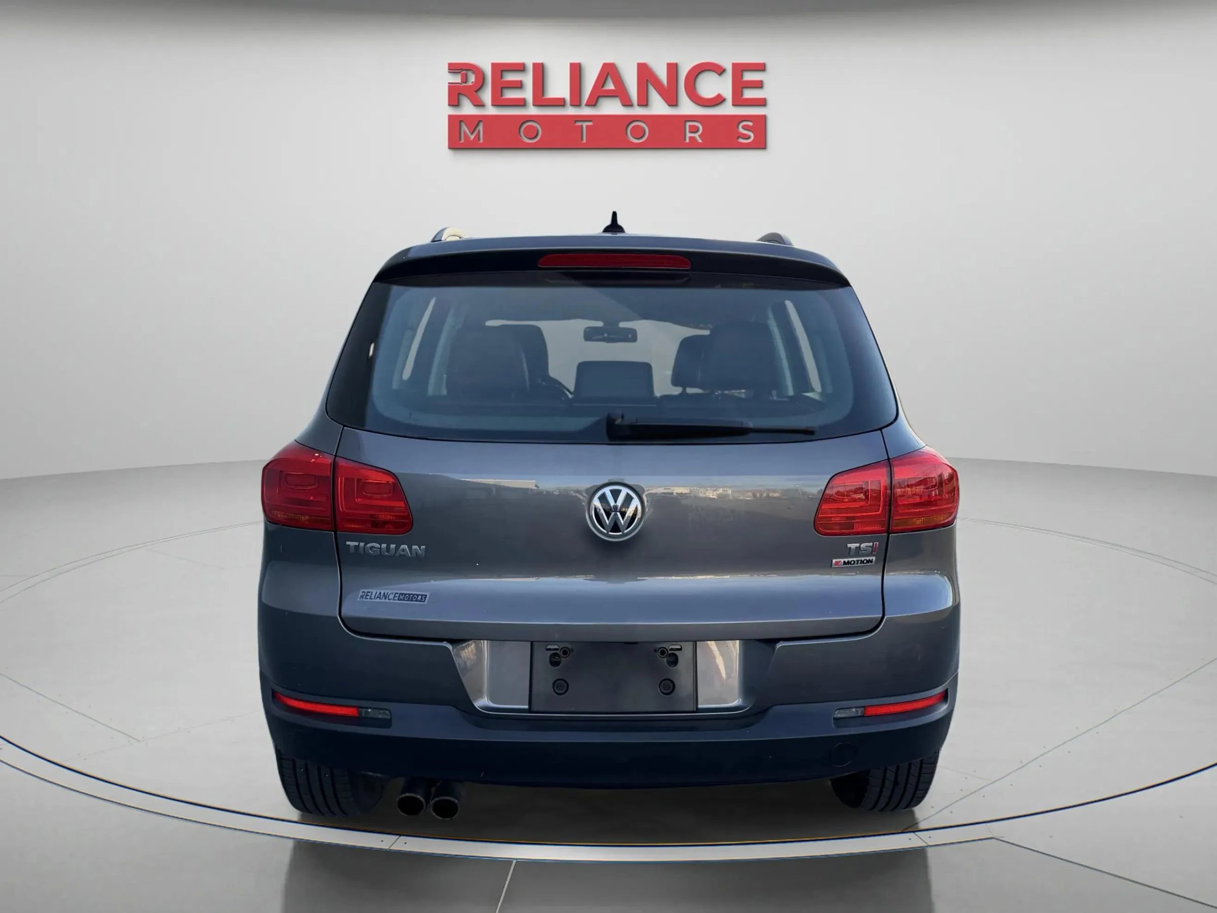 Used 2017 Volkswagen Tiguan S image 5