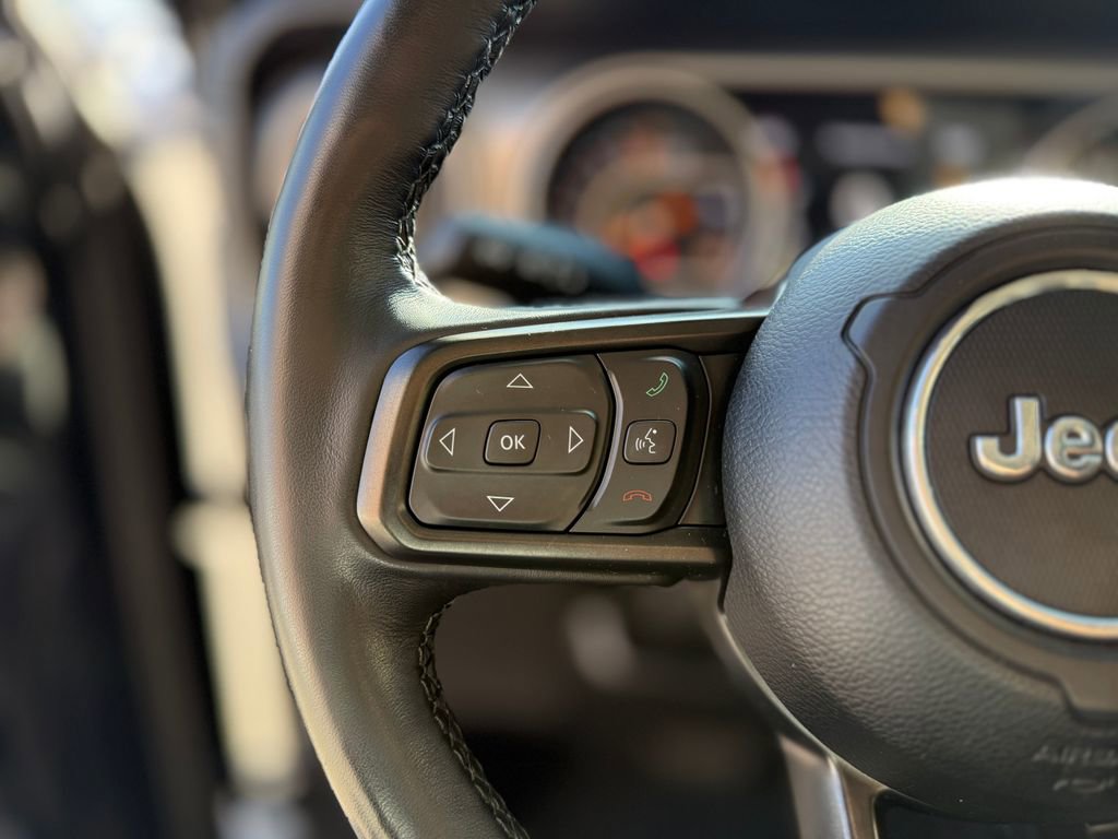 Used 2021 Jeep Gladiator Sport image 23
