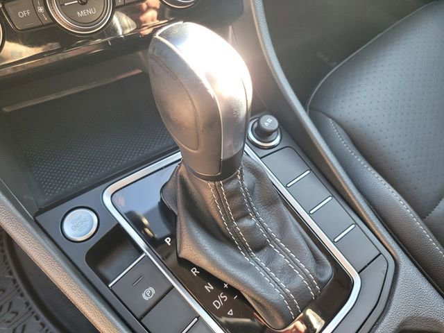 Used 2021 Volkswagen Jetta SE w/ SE Cold Weather Package image 18