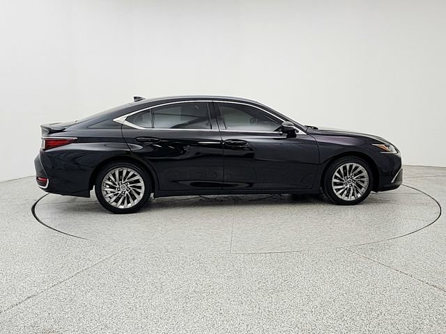 Used 2025 Lexus ES 300h w/ Accessory Package (Z2) FWD image 4