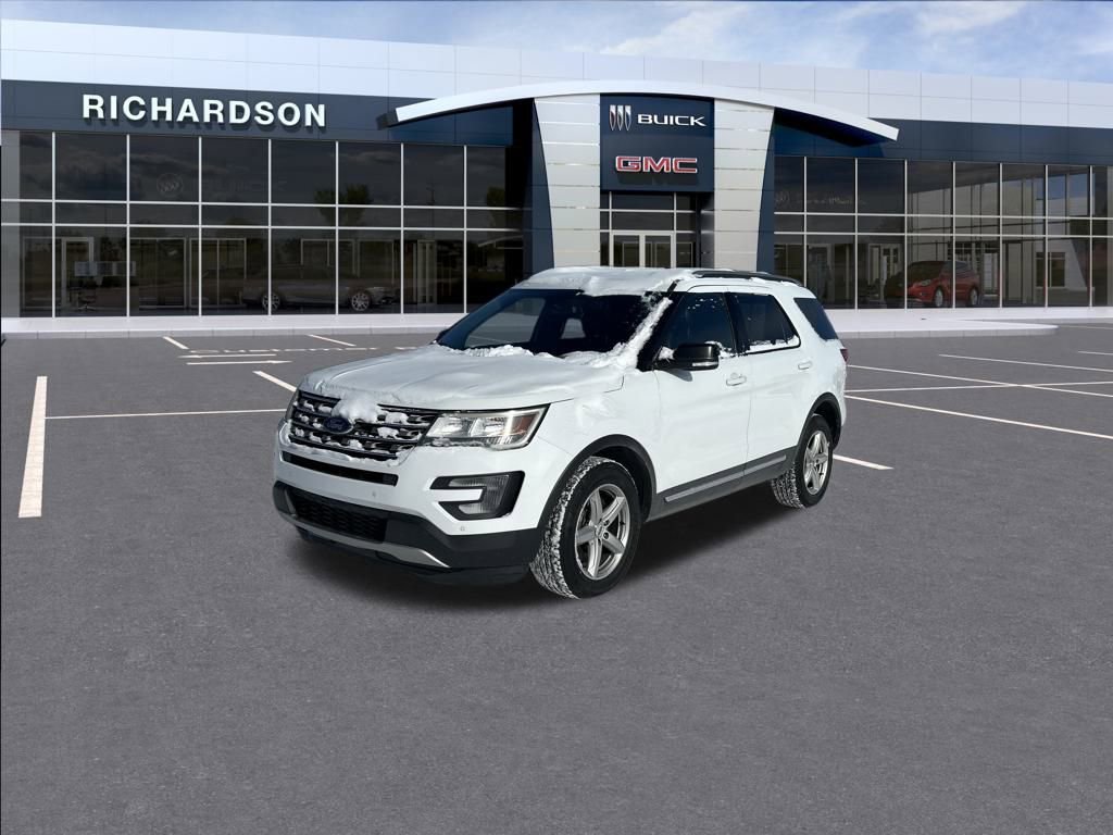 Used 2017 Ford Explorer XLT w/ Equipment Group 202A image 1