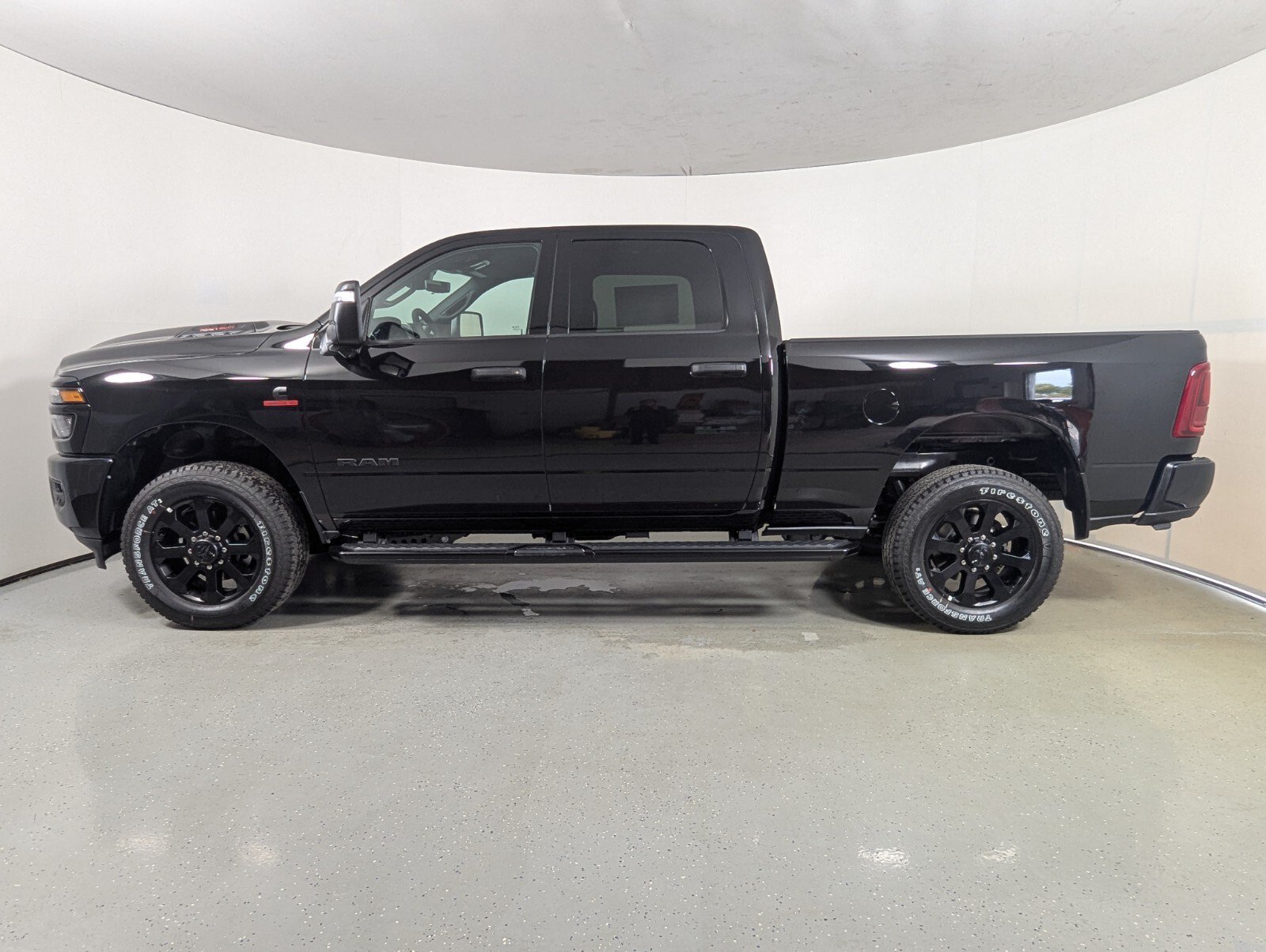 New 2026 RAM 2500 Big Horn AWD/4WD image 4