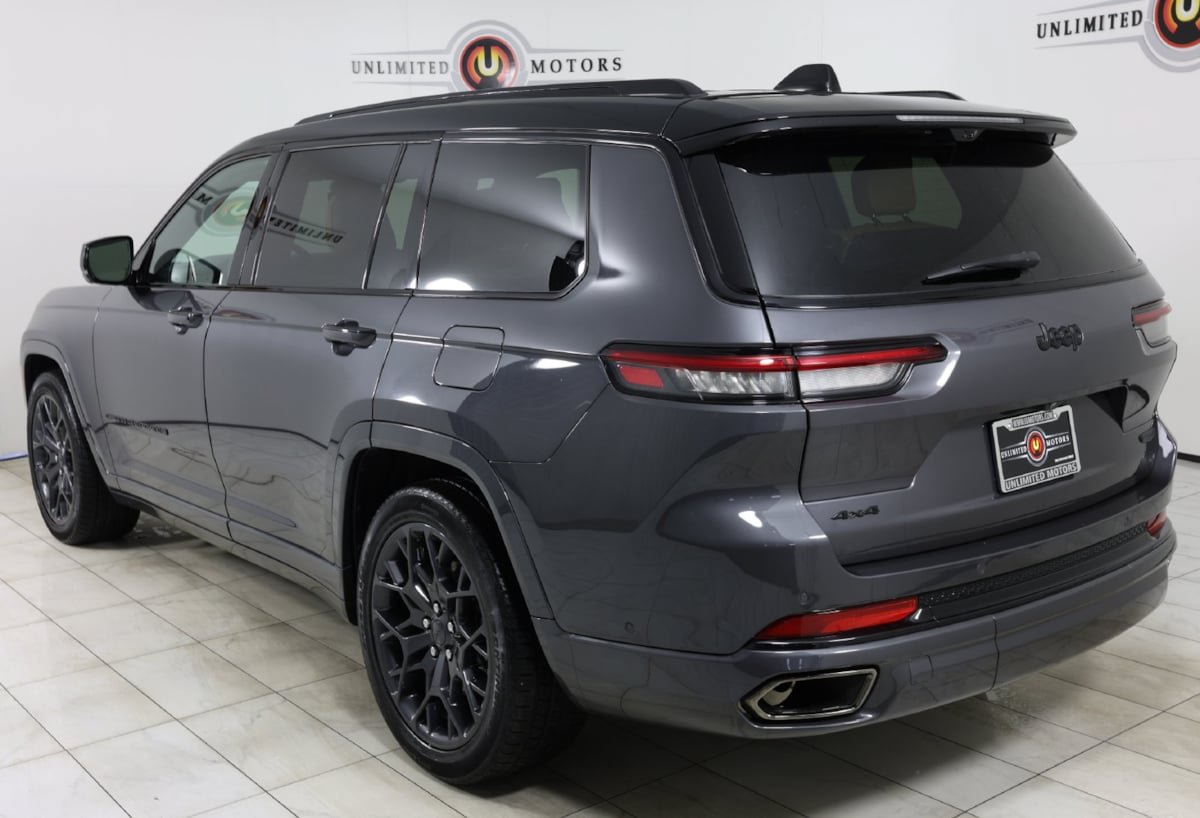 Used 2025 Jeep Grand Cherokee L Summit AWD/4WD image 4