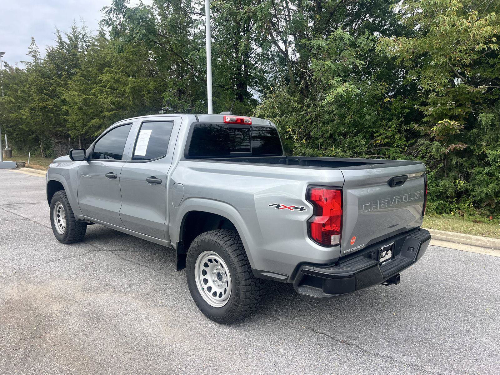 Used 2024 Chevrolet Colorado W/T w/ WT Convenience Package II AWD/4WD image 3