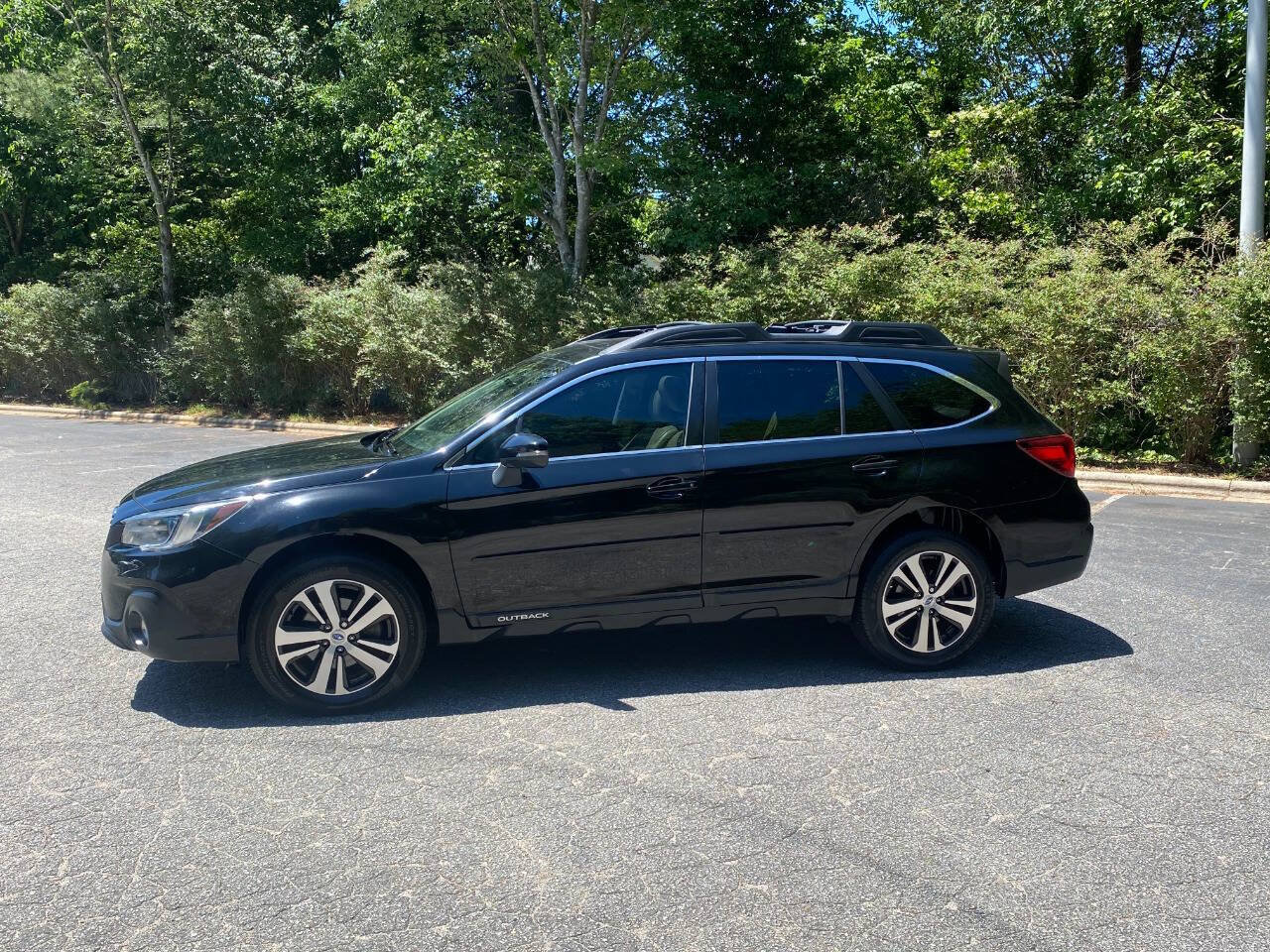 Used 2019 Subaru Outback 2.5i Limited AWD/4WD image 8