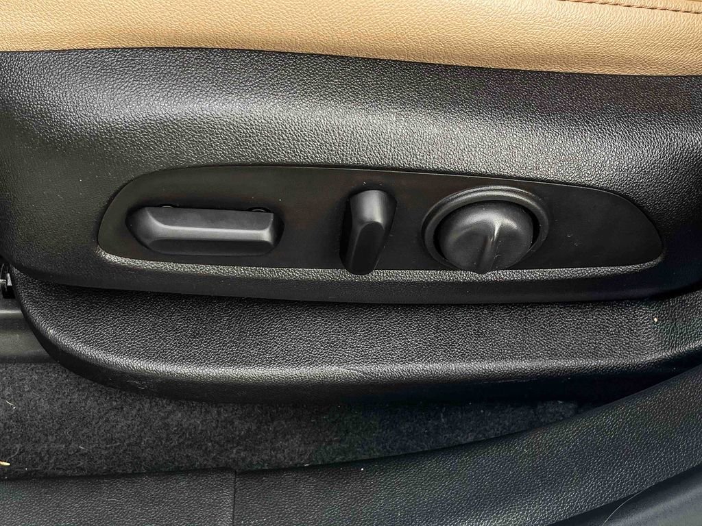 Used 2019 Chevrolet Blazer Premier w/ Sun and Wheels Package image 42