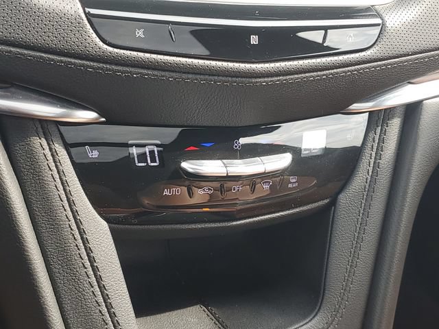 Used 2021 Cadillac XT5 Premium Luxury w/ LPO, Floor Liner Package FWD image 28