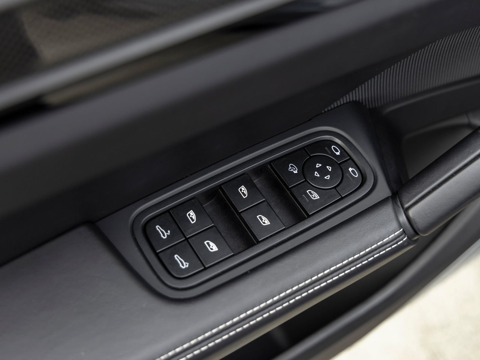 Certified 2023 Porsche Cayenne Turbo GT AWD/4WD image 25