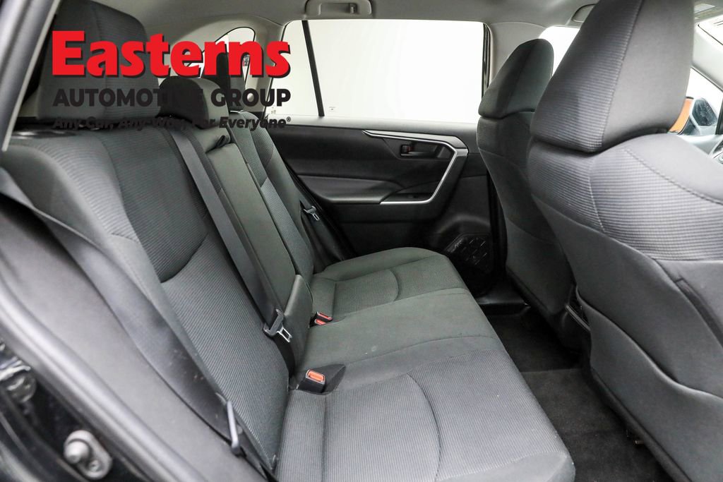 Used 2021 Toyota RAV4 LE image 22