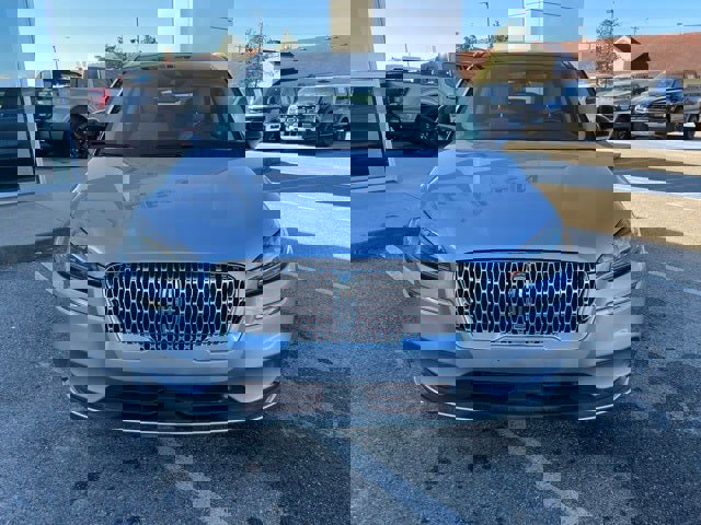 Used 2022 Lincoln Corsair FWD w/ Premium Package image 9