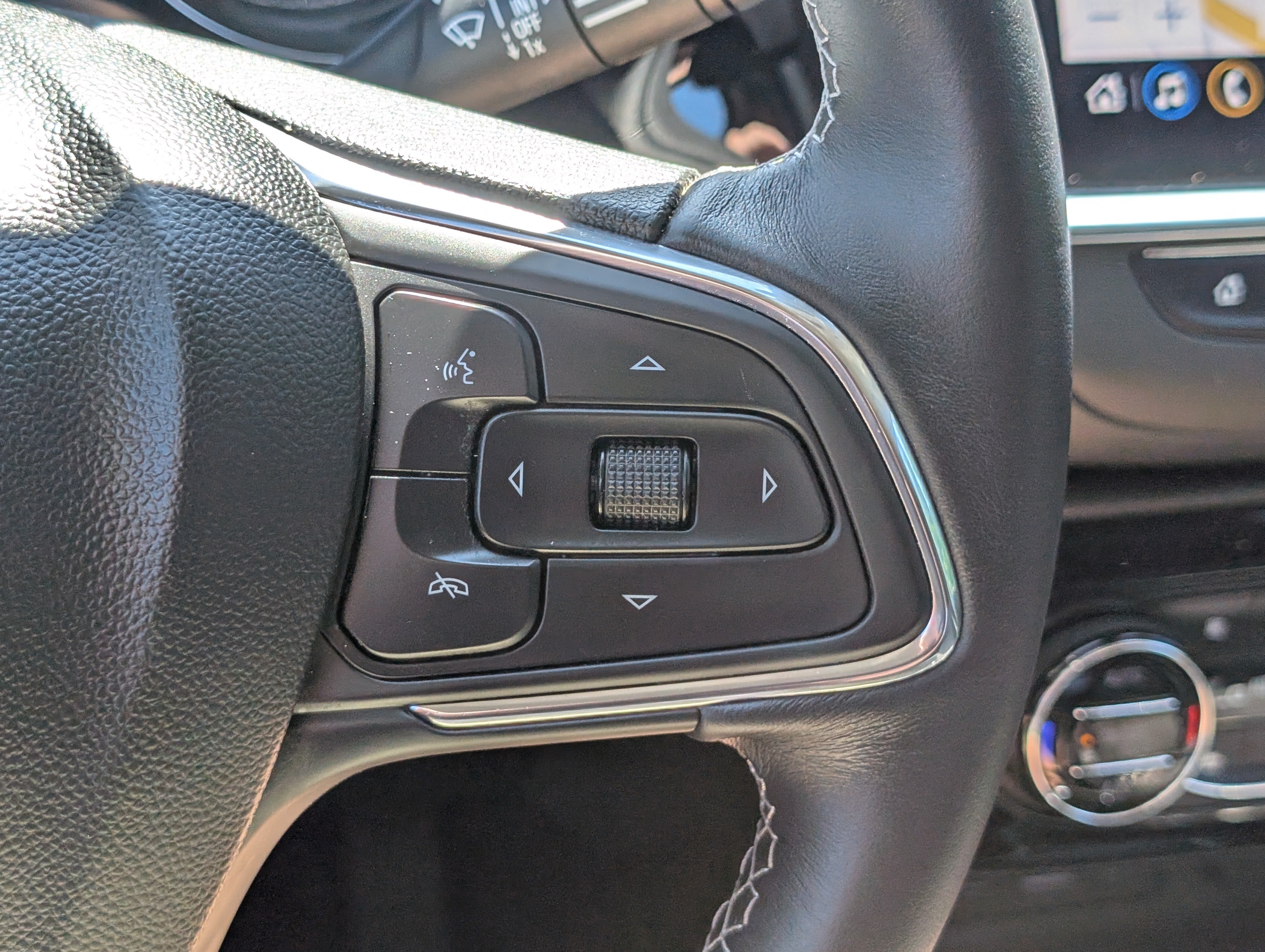 Used 2020 Buick Encore GX Select w/ Advanced Technology Package AWD/4WD image 23