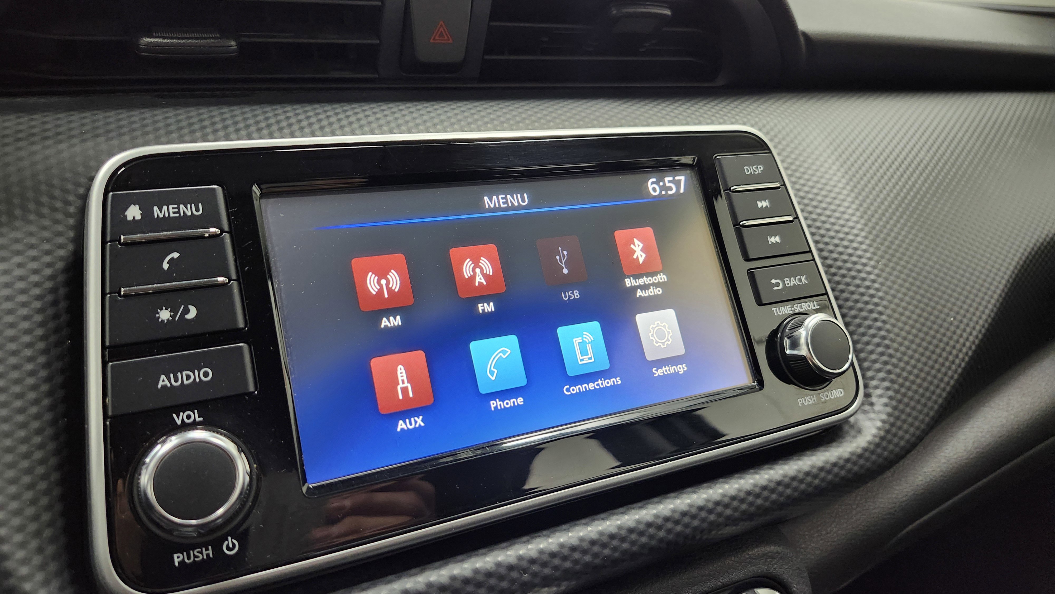 Used 2021 Nissan Kicks S image 4