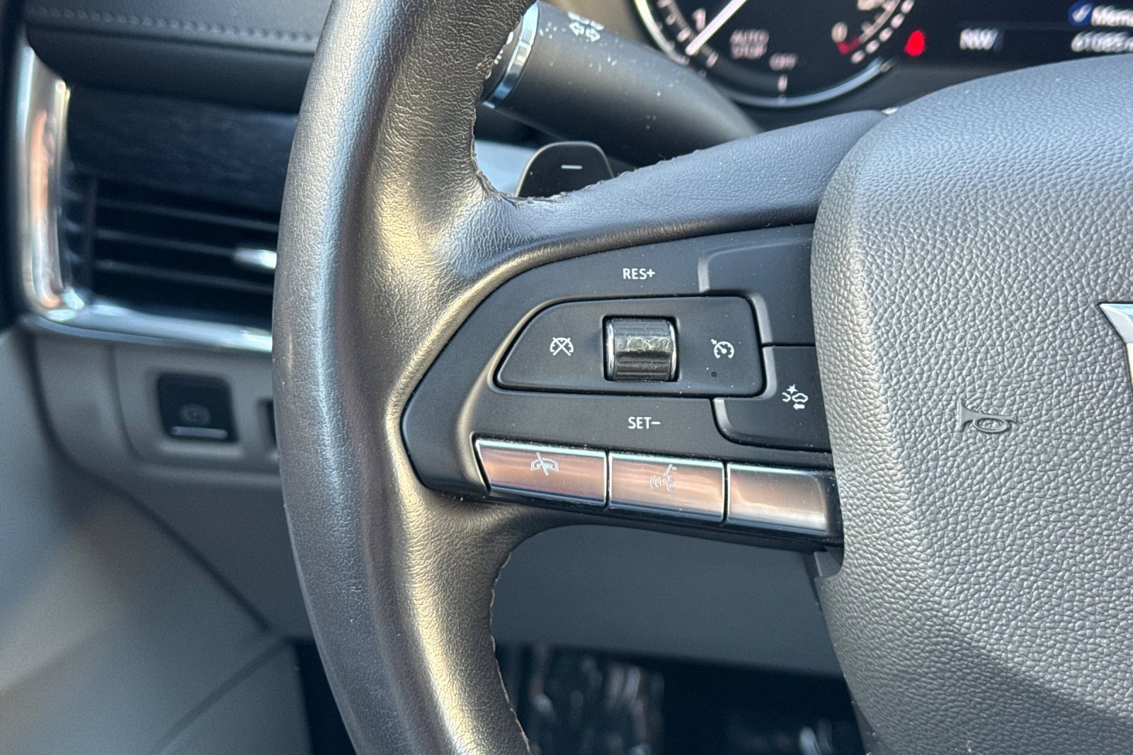 Used 2023 Cadillac XT4 Premium Luxury image 26