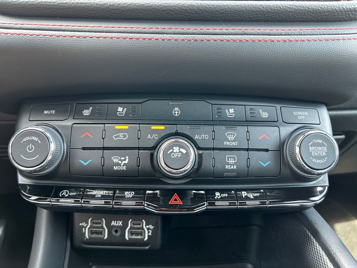 Used 2024 Dodge Durango GT RWD image 29