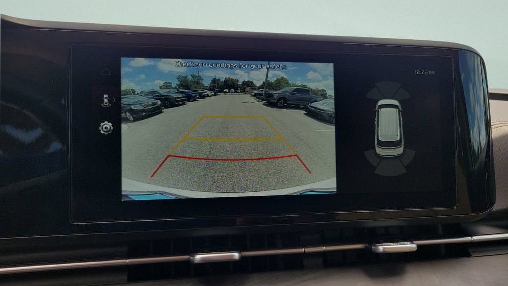 Used 2024 Kia Carnival EX FWD image 17