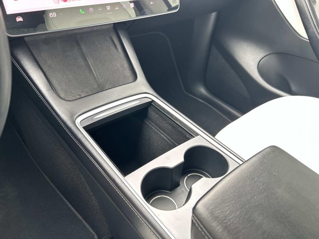 Used 2021 Tesla Model Y Long Range AWD/4WD image 31