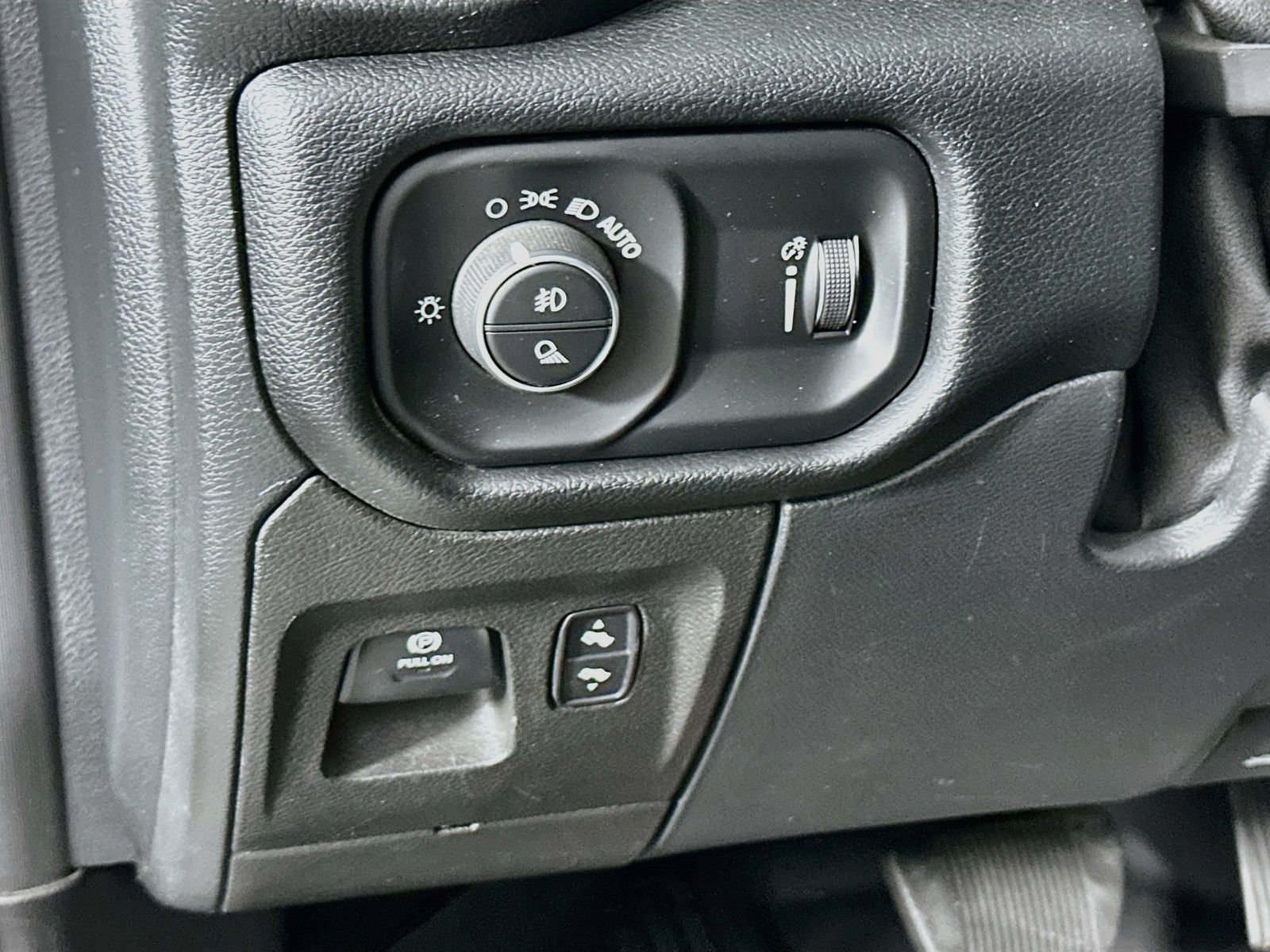 Used 2022 RAM 1500 Big Horn AWD/4WD image 11