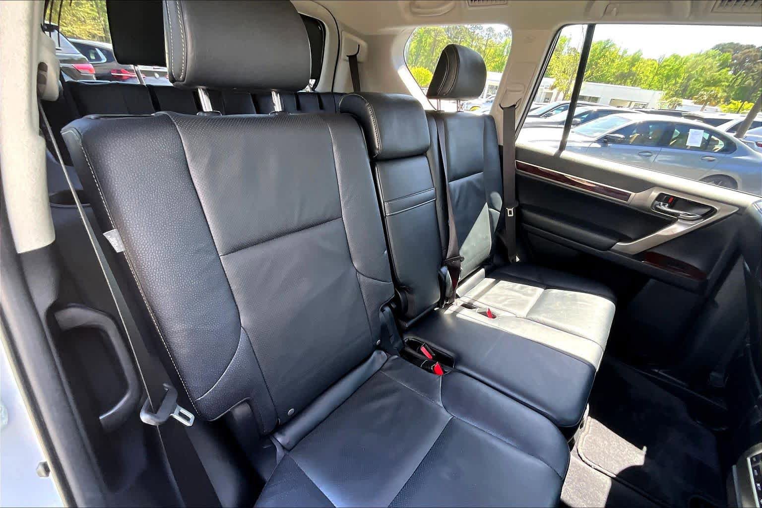 Used 2015 Lexus GX 460 w/ Premium Package image 19