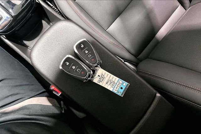 Used 2025 Chevrolet Trax RS w/ Sunroof Package image 37