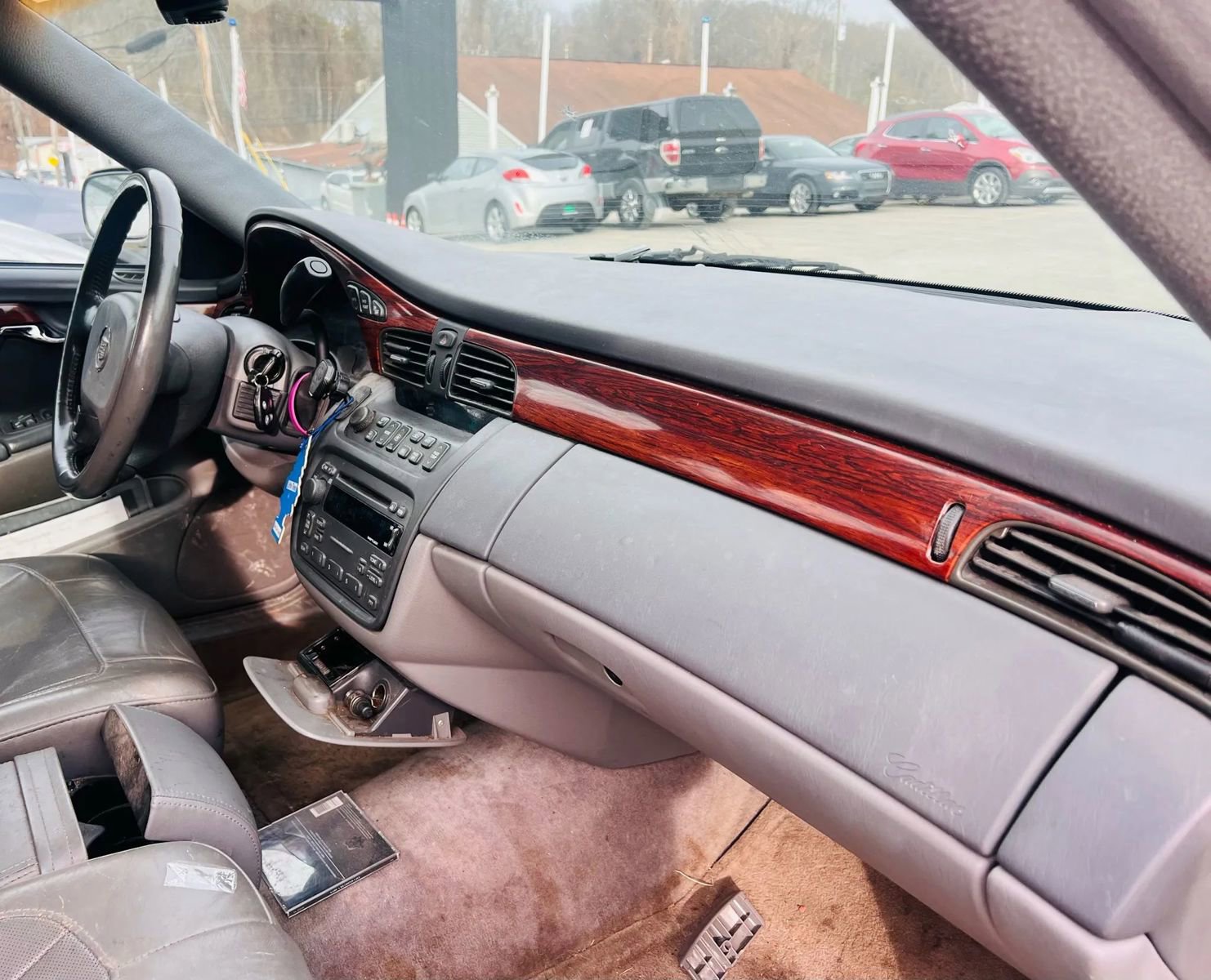 Used 2004 Cadillac De Ville w/ Equipment Group image 8