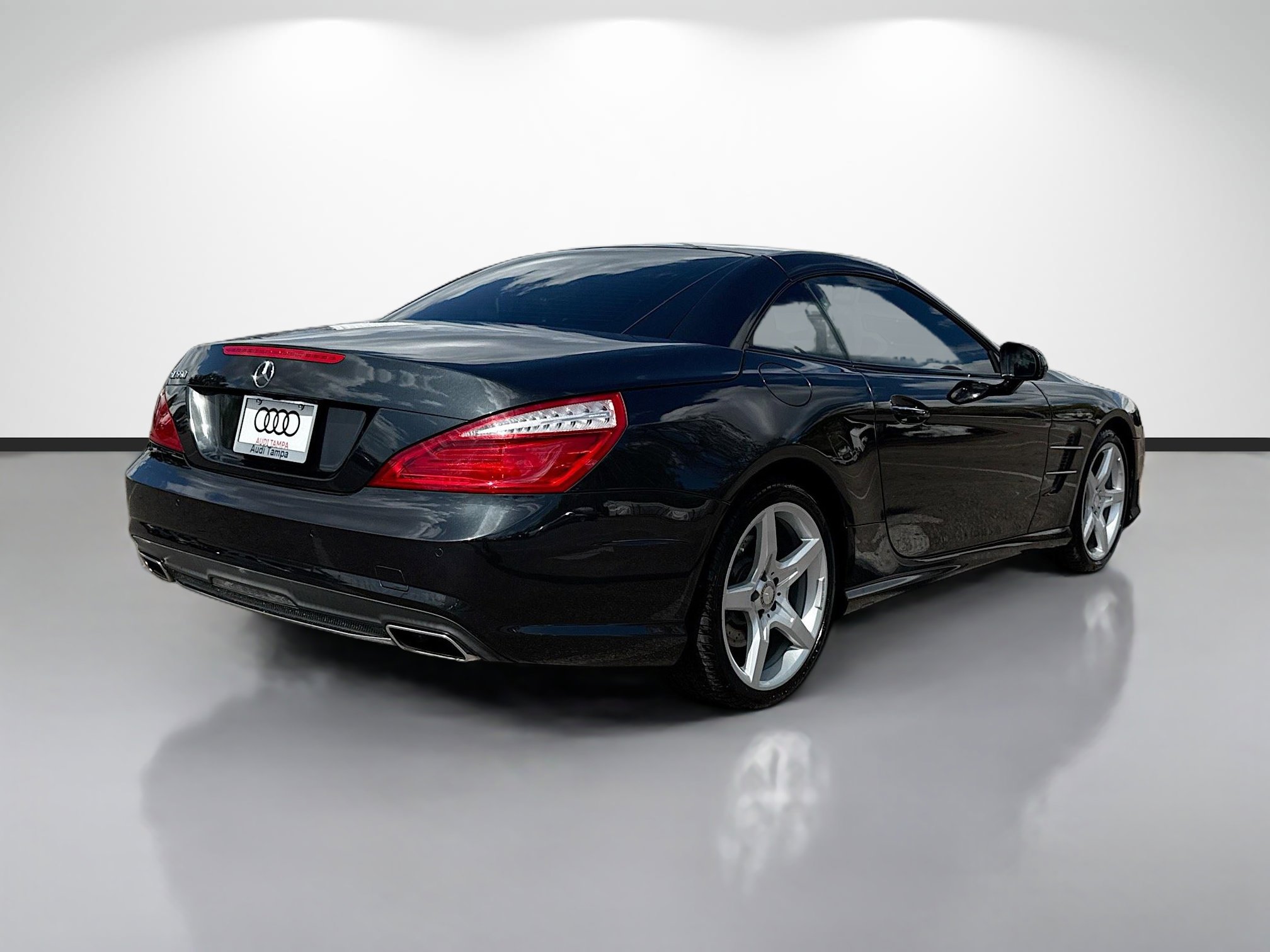 Used 2016 Mercedes-Benz SL 550 w/ Sport Wheel Package image 3