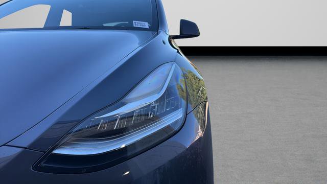 Used 2022 Tesla Model Y Long Range image 29