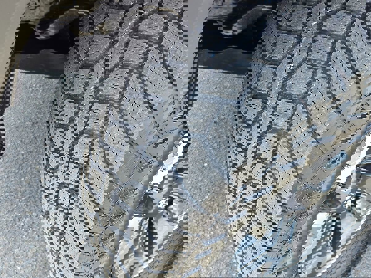 Used 2018 Toyota Tacoma TRD Off-Road w/ Technology Package image 14