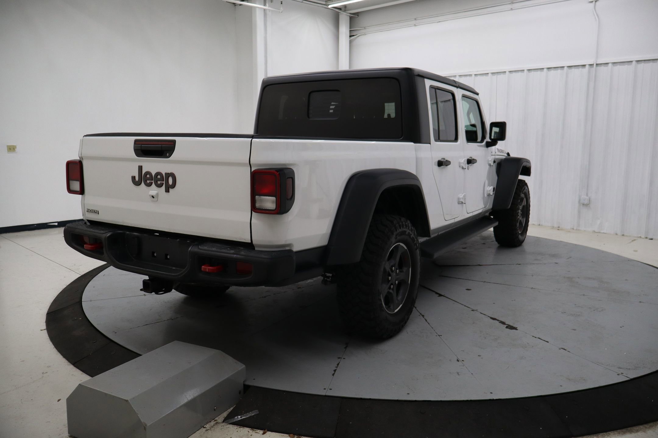 Used 2022 Jeep Gladiator Rubicon w/ Trailer Tow Package image 4