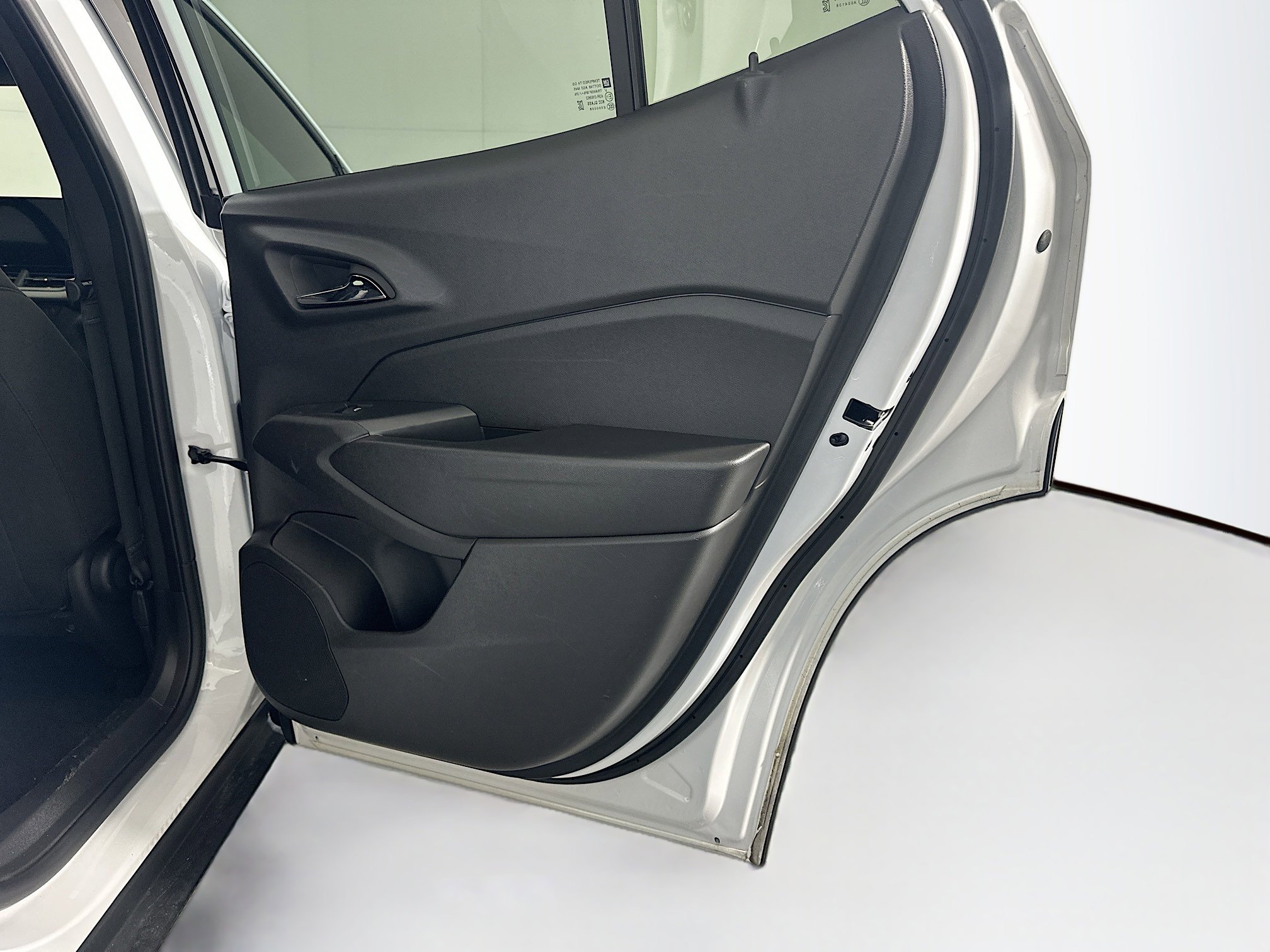 Used 2025 Chevrolet Trax RS w/ Driver Confidence Package image 30