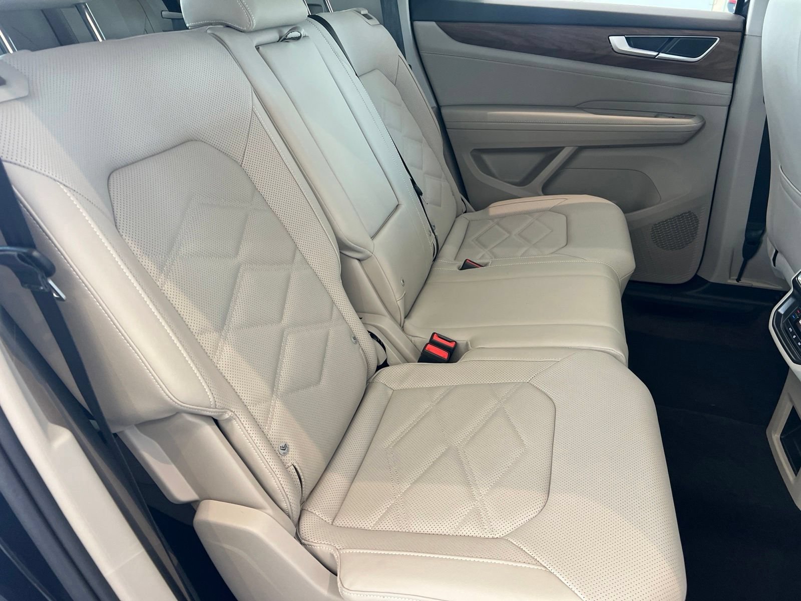 Certified 2026 Volkswagen Atlas SE FWD image 37